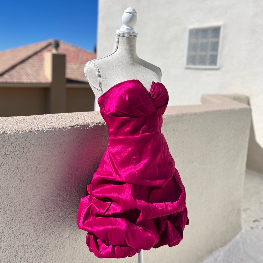 Perfect for Homecoming, banquets, and all other important events in your life!